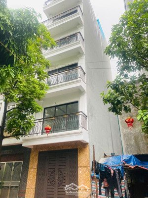 phân lô , ô tô , thang máy ,kđt đô nghĩa , sát cv âm nhạc dt 50m2 xây 6 tầng , ở kd đẹp giá 14,5 tỷ