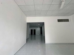 cho thuê nhà kho 200m (10x20)hiệp bình chánh,gần gigamall,phạm văn đồng,đường nhựa rộng 7m xe tải