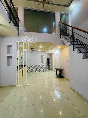 nhà nguyễn thượng hiền - 6x12m - 3pn 2wc - 14 triệu tl - gọi hằng xem nhà ngay