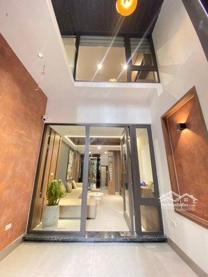 bán nhà trường chinh 38m2x6tầng thang máy 13.8tỷ