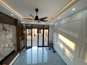 nhà 3 tầng xây mới mặt ngõ thông thẳng ra công viên phố đằng hải