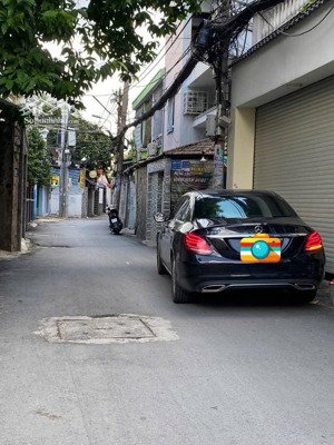 trung tâm phú nhuận - nhà 4 tầng cứng cáp - chủ ở làm ăn phát tài đổi nhà to hơn.