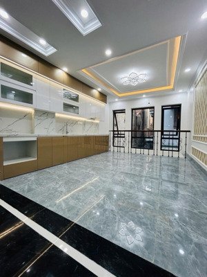 bán nhà trương công giai, mới tinh, 6 tầng thang máy, 10m ra đường ô tô, giá 13 tỷ 200