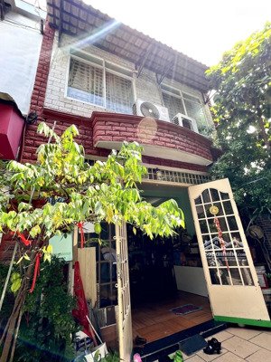 nhà đẹp -sát mặt tiền lớn dương văn dương-55m2- tân phú- gần aone tân phú-chỉ nhỉnh 5 tỷ- hẻm ô tô