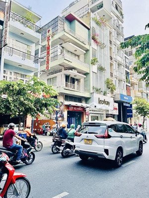 bán nhà c4 trung tâm quận 3-đường nguyễn đình chiểu -54m2 -nở hậu - hẻm xe tải thông - chỉ 10,9 tỷ.