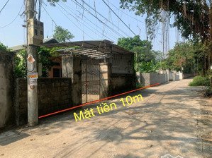 bán mảnh đất 472.2m2. thổ cư 240m2. mặt tiền 10.45m. có sẵn nhà ở