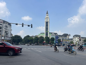 bt văn phú 226m2, 4t thang máy hiện đại, 4 mặt thoáng, mặt tiền và đường rộng mênh mông, chỉ 68tỷ