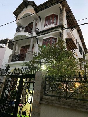 cần bán gấp biệt thự đường lê văn sỹ, q. 3 dt: 9x20m, trệt 2 lầu, chỉ 40 tỷ