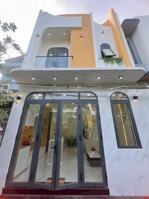 NHÀ TRỆT LẦU XÂY MỚI FULL NỘI THẤT - HẺM 7 TRẦN VĨNH KIẾT