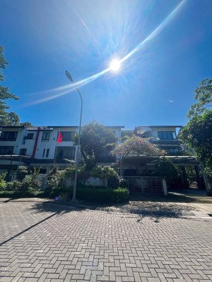 biệt thự sân vườn mt 9m - 45.99 tỷ. nội khu khuôn xanh trong lành tiện ích như resort 5