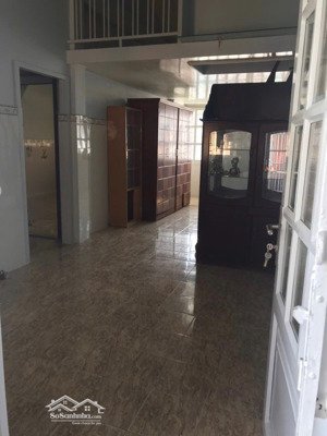 cho thuê nguyên căn 1pn + 1 gác lửng + tách bếp tại trung tâm quận 10