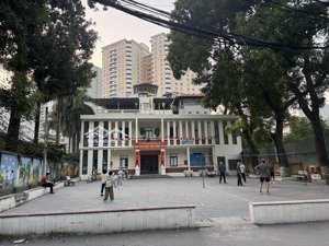 chính chủ cần bán nhà phố vũ hữu, 53m 5 tầng ngõ 4,5m thông thoáng. vài bước chân ra phố.