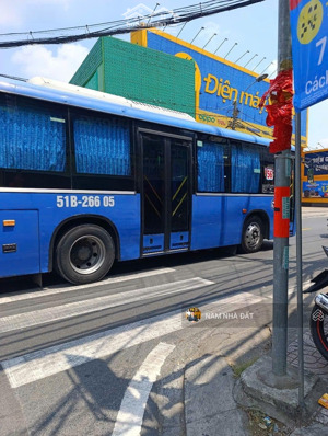 65tr/m nhà cấp 4 sân vườn ngang 6 nở hậu 10 kế bên lê văn việt . quận 9