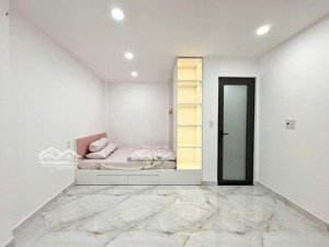 chdv lô góc 5 tầng thang máy xây mới 100% siêu đẹp dô là muốn ở liền