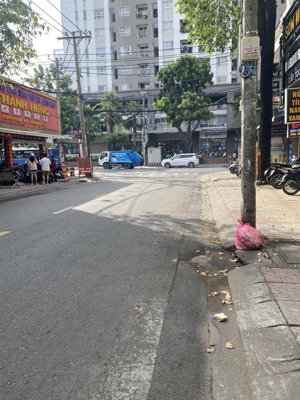 chủ kẹt bank bán gấp mtkd nguyễn sơn. dt 4m x 18m. nhà trệt + 2 lầu + st. giá 13.8 tỷ