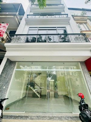 chính chủ cho thuê nhà nghĩa đô-hoàng quốc việt, 75m2x5t, mt 5m thông sàn thang máy ô tô đỗ 30tr/th