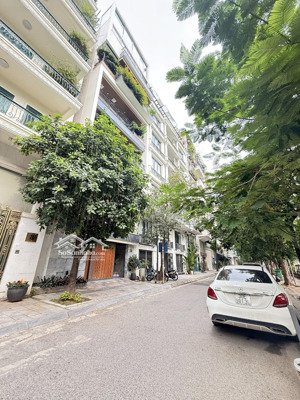 trịnh công sơn view trọn hồ sen, hồ tây. sổ đẹp, mặt tiền ~8m, 8 tầng đủ giấy phép, gara ô tô.