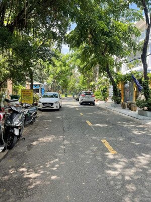 bán biệt thự view sông căn góc 2 mặt tiền - kdc trung sơn dt 10x20m giá 45 tỷ