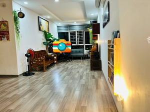 cần bán 3pn chung cư hagl tầng cao view hồ