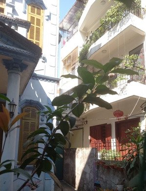 bán nhà riêng phường việt hưng (long biên). diện tích 34m2. giá 6 tỷ. ngõ nông, 10m ô tô tránh