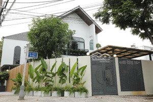 bán villa siêu xinh khu nam việt á gđ1 góc 2 mt, ngang hơn 10m, có hồ bơi đầy đủ công năng