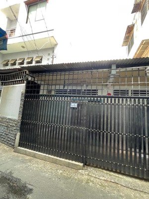 hàng hiếm giá hời để đầu tư có dòng tiền 200tr/năm, trung tâm q10, tô hiến thành, dt đẹp 5x15