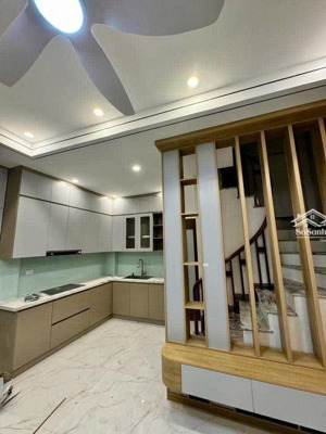 thanh am .30m .6 tầng .giá chỉ 12 triêu lh xem nhà zalo) ngõ gần ô tô .