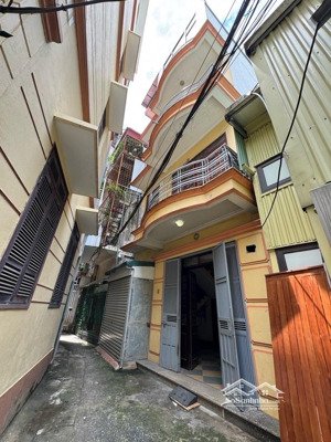 bán nhà trần khát chân - nguyễn khoái - ô tô cách 30m - dân xây. giá: 10,8 tỷ. lh: 