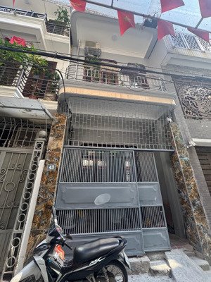 cho thuê nhà riêng số 43 ngõ 521 đường phạm văn đồng, diện tích 1 sàn 50 m2 (5 tầng)