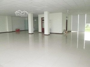 cho thuê nhà mặt đường phạm văn đồng, anh dũng, lô góc 2 mặt tiền, dtmb 330m2 thông sàn đẹp