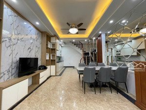 chính chủ giảm 500 triệu bán nhà 5 tầng mới đẹp phố cầu am, vạn phúc, ô tô đỗ cửa, full nội thất