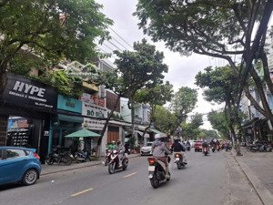 90m2, mặt tiền trước, mặt kiệt sau, vị trí đẹp, tặng nhà cấp 4 chỉ 13.69 tỷ trưng nữ vương