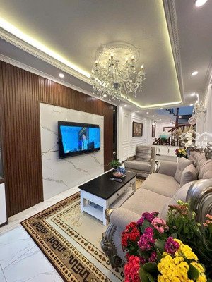 cực phẩm nhà phân lô lê thanh nghị, 20m ra phố, nhà 6 tầng, thang máy, nhà mới, ở sướng,35m2, 13 tỷ