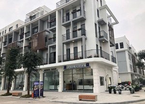 cần tiền bán gấp căn shophouse 2 mặt tiền 5.5m trung tâm hà nội giá chỉ 7.5 tỷ