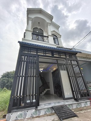 cần bán nhà ở nguyên căn chính chủ tại long an