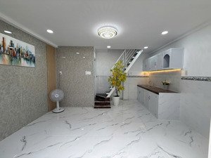 nhà mới tuyệt đẹp, 1trệt, 1lầu, 4mx5m hẻm chùa viên minh, ra 40m nguyễn văn linh, ấp 1, bình hưng