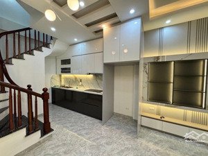 bán nhà trương định hoàng mai, 42m2 5 tầng - nhà lô góc ngõ thông, 5m ra ô tô - nhỉnh 8 tỷ