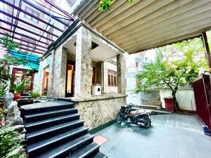 nhà đẹp ở ngay hoàng đạo thuý - lvl - căn góc 250m2 vỉa hè to - kd - 86 tỷ.