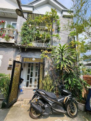 cho thuê nguyên căn hẻm 994 huỳnh tấn phát - q7. full đồ. tiện đi lại