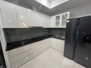 cho thuê căn hộ the rivana, full nội thất tầng 8. căn góc 2 phòng ngủ, 2 vệ sinh, nhà mới 100%