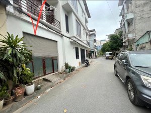 bán căn nhà đẹp trung tâm ngọc thụy - phân lô giáo viên - ô tô tránh - tiện ích bao quanh