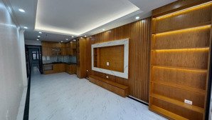 nhà 7 tầng thang máy xây mới 64m2,ngõ 100 nguyễn xiển ô tô tránh nhiều văn phòng công ty kinh doanh