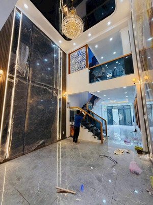 bán nhà xây mới full nội thất đi bộ ra vạn phúc city thủ đức