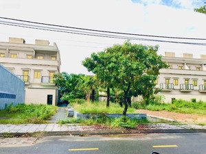 hàng vip - chào bán lô đất đẹp kẹp công viên lên đến 20m siêu thoáng, thiết kế nhà cực đẹp.