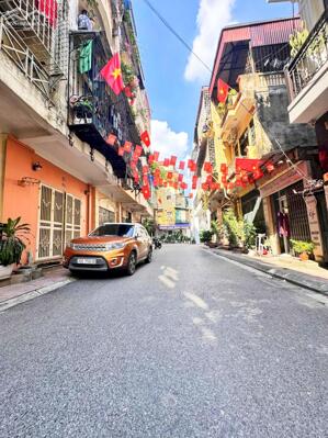 TRUNG TÂM TÂY HỒ- PHÂN LÔ Ô TÔ TRÁNH- GARA- BÁN NHÀ LẠC LONG QUÂN- 15.8 TỶ