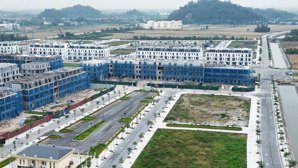 chính chủ cần bán lô đất nền biệt thự view hồ, bên hông mặt thoáng cây xanh giá tốt nhất tân thanh