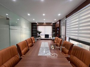 văn phòng 120m2 sẵn 2 phòng, full nội thất trục chính vạn phúc, xuất vat, t.máy, hầm rộng. giá 23tr