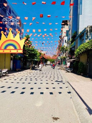 siêu hiếm tây hồ - nhà mới - gần hồ tây, mặt ngõ ô tô tránh, mặt tiền quyền lục, 7 chỗ về nhà ngủ