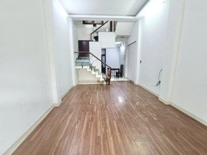 cho thuê nhà 4 tầng có 4pn 4wc đường số 12, p. trường thọ. sd 180m2 giá 16tr/tháng