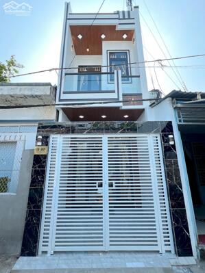 Nhà trệt lầu 3 phòng ngủ hẻm 138 Trần Hưng Đạo - Gần đại học Cần Thơ